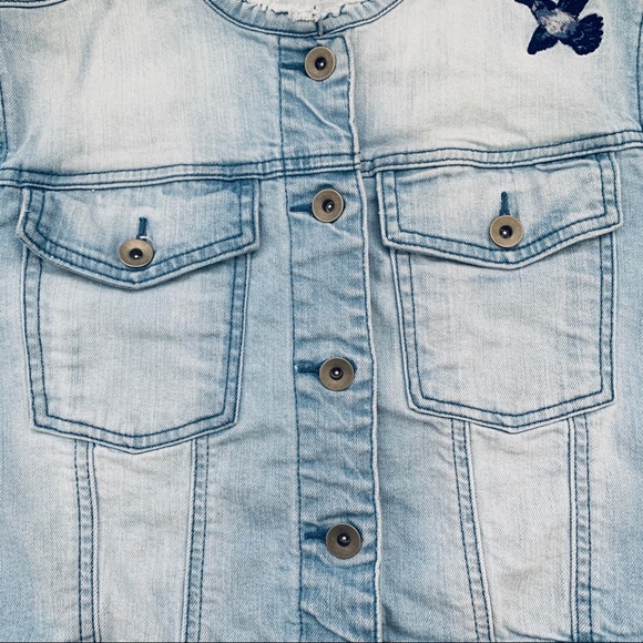 👚 3/$40 Cropped Embroidered Denim Jacket - Picture 8 of 10